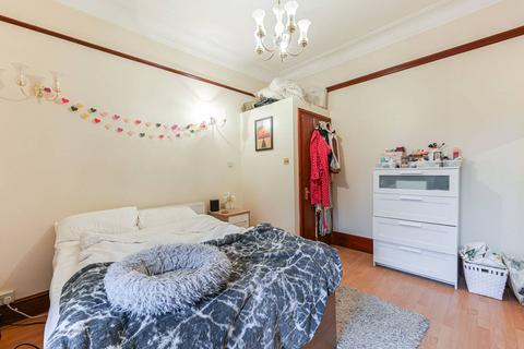 2 bedroom flat to rent, Carminia Road, Balham, London, SW17