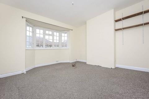 2 bedroom flat to rent, Hither Green Lane, Hither Green, London, SE13