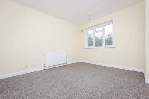 2 bedroom flat to rent, Hither Green Lane, Hither Green, London, SE13