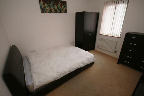 2 bedroom apartment to rent, Ellesmere Street, Manchester M15