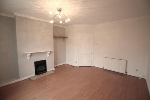 3 bedroom flat to rent, Queensland Drive, Glasgow G52