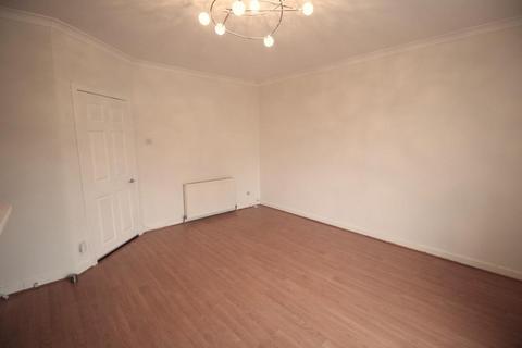 3 bedroom flat to rent, Queensland Drive, Glasgow G52