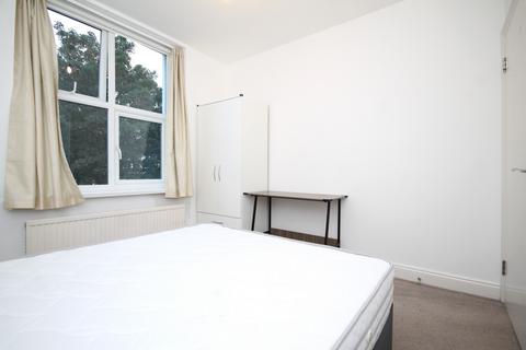 2 bedroom flat to rent, Miranda Road, Archway, N19