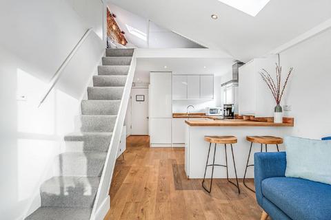 7b Albert Bridge Road, Battersea, London, SW11 4PX