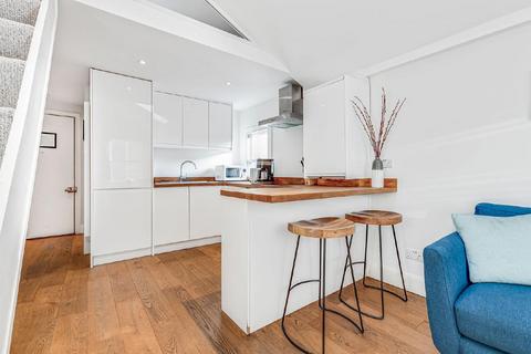 7b Albert Bridge Road, Battersea, London, SW11 4PX