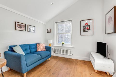 7b Albert Bridge Road, Battersea, London, SW11 4PX