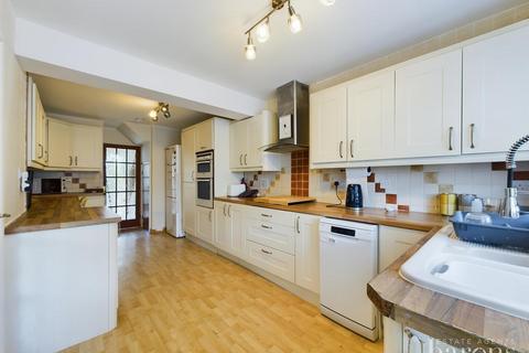 3 bedroom end of terrace house for sale, Stag Hill, Basingstoke RG22