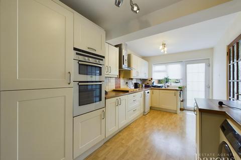 3 bedroom end of terrace house for sale, Stag Hill, Basingstoke RG22