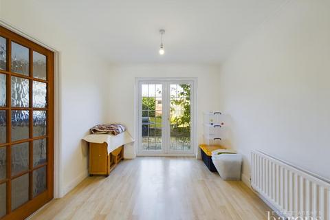 107 Stag Hill, Basingstoke, RG22 6JE