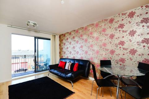 2 bedroom flat to rent, The Lock Building, Stratford, London, E15