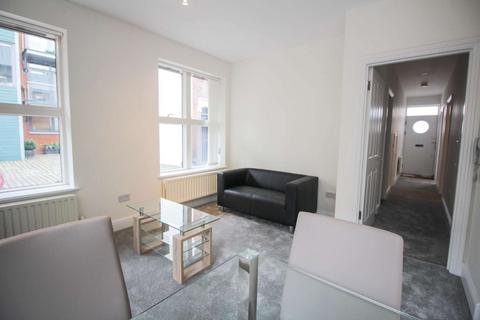 2 bedroom flat to rent, Alberta Street, Kennington, London