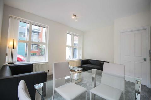 2 bedroom flat to rent, Alberta Street, Kennington, London