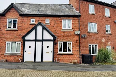 2 bedroom house to rent, Commongate, Macclesfield