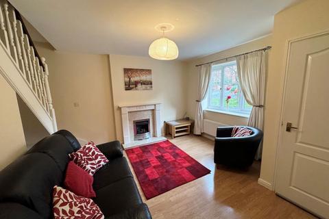 2 bedroom house to rent, Commongate, Macclesfield