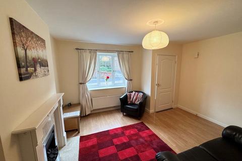 2 bedroom house to rent, Commongate, Macclesfield