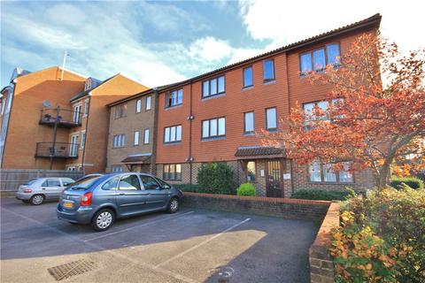 1 bedroom apartment to rent, High Street, Surrey KT15