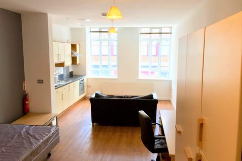 Studio to rent, The Kingsway, Portland House, City Centre, Swansea