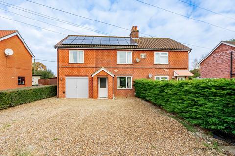 4 bedroom detached house for sale, Norwich Road, Yaxham