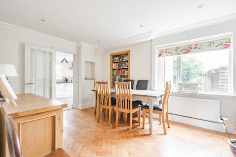 4 bedroom detached house for sale, Norwich Road, Yaxham