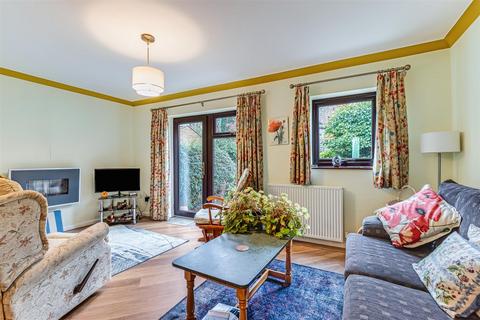 3 bedroom semi-detached house for sale, Rhyddings Gardens, Ilkley LS29