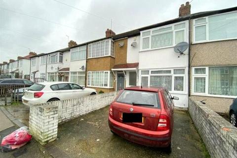 2 bedroom terraced house to rent, Oakleigh Road, Hillingdon, UB10