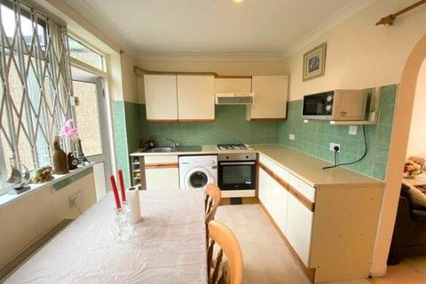 2 bedroom terraced house to rent, Oakleigh Road, Hillingdon, UB10