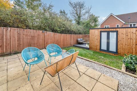 3 bedroom semi-detached house for sale, Carter Drive, Horsham RH12