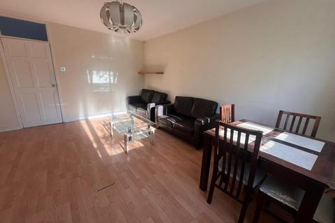 4 bedroom house to rent, Troutbeck Avenue, Manchester