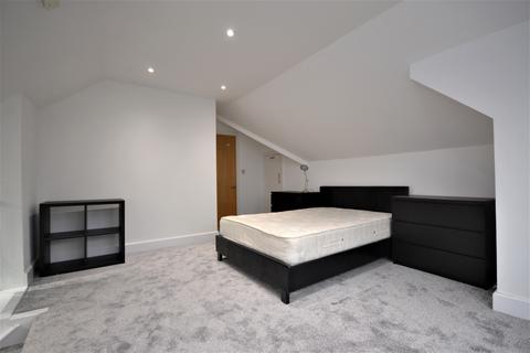 3 bedroom flat to rent, Highland Road Bromley BR1