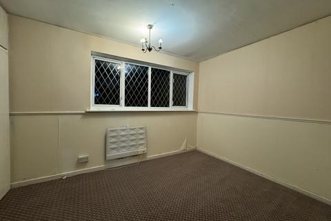 3 bedroom semi-detached house to rent, Ascot Close,  Oldbury, B69