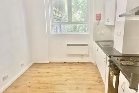 Studio to rent, Loveridge Road, Kilburn London NW6