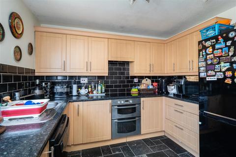 2 bedroom end of terrace house for sale, Osborne Place, Sutton