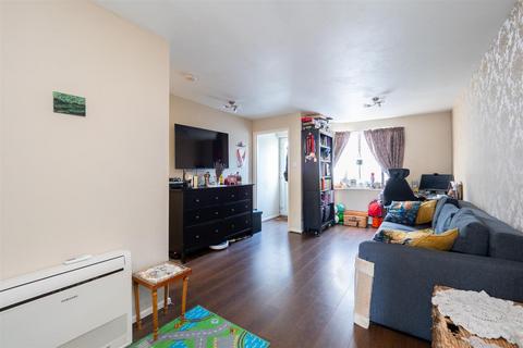 2 bedroom end of terrace house for sale, Osborne Place, Sutton