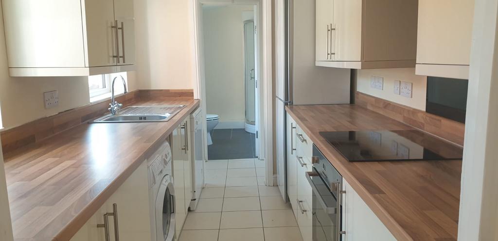 23 Severn street kitchen 2.jpeg