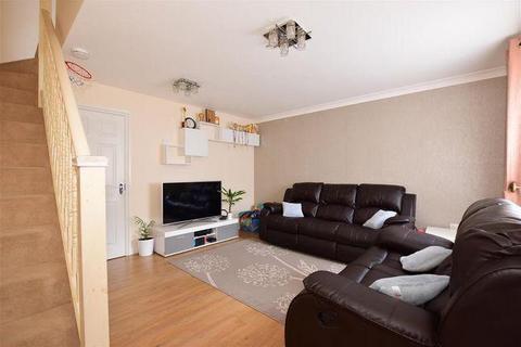 3 bedroom semi-detached house to rent, Shirley Close, Dartford DA1