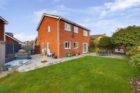 4 bedroom detached house for sale, Bittern Road, St. Peters, Worcester, Worcestershire, WR5