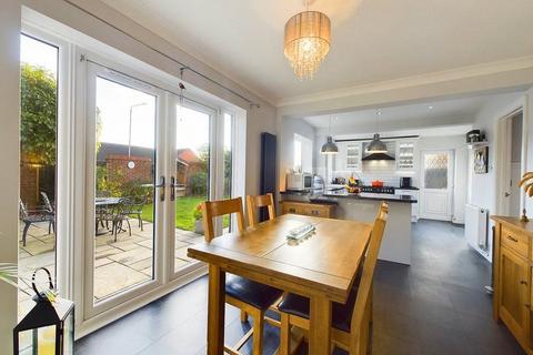 4 bedroom detached house for sale, Bittern Road, St. Peters, Worcester, Worcestershire, WR5