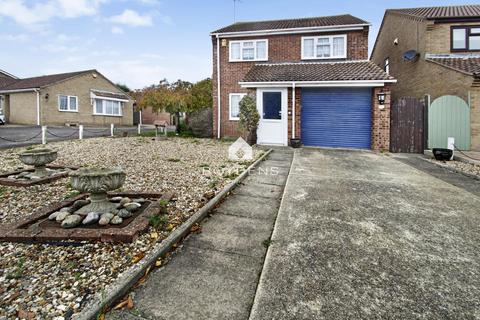 3 bedroom detached house for sale, Wavring Avenue, Frinton-On-Sea CO13