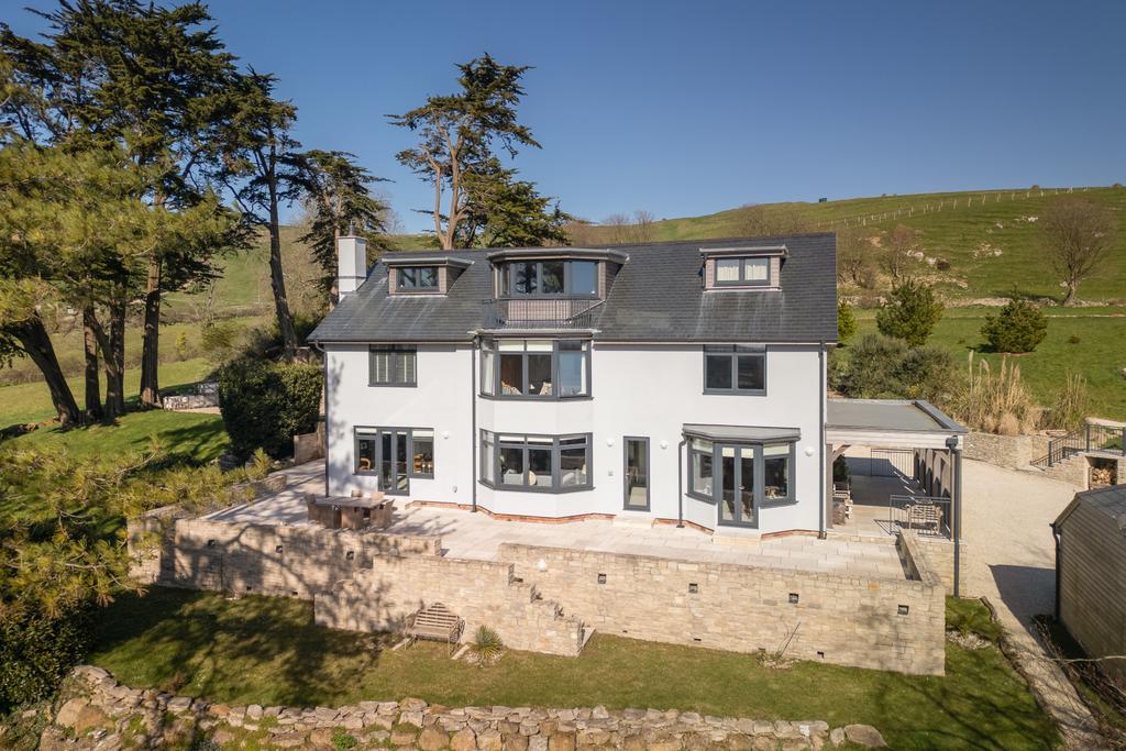 Sarsen House
