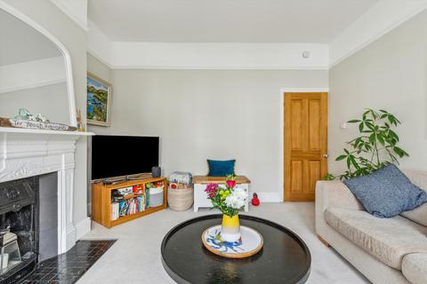 2 bedroom flat for sale, Shirley Road, London, W4