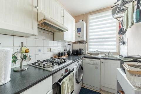 2 bedroom flat for sale, Wellington Road, Harrow, HA3