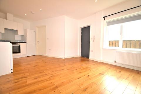 2 bedroom flat to rent, Belvedere Road, Crystal Palace SE19