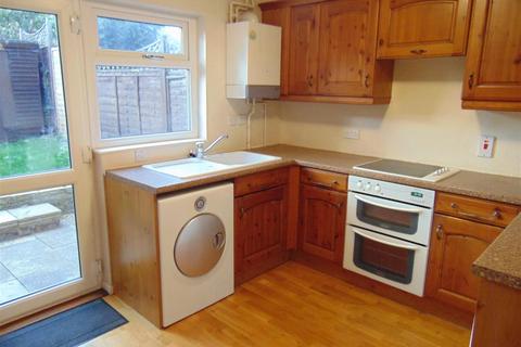 2 bedroom terraced house to rent, Adelaide Close, Cippenham