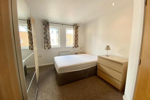 2 bedroom flat to rent, 3 Elmira Way, Salford, M5