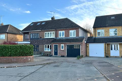 4 bedroom semi-detached house for sale, Hanbury Close, Ware SG12