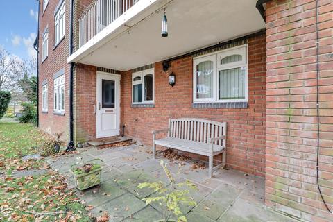 2 bedroom apartment to rent, Albany Crescent, Esher KT10