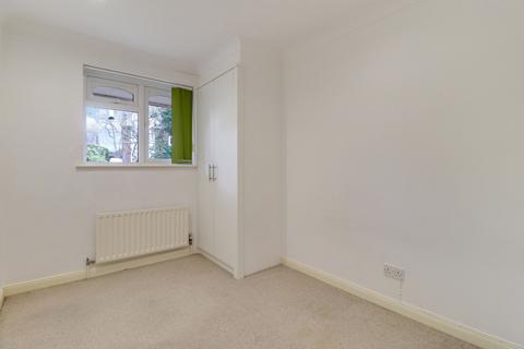 2 bedroom apartment to rent, Albany Crescent, Esher KT10