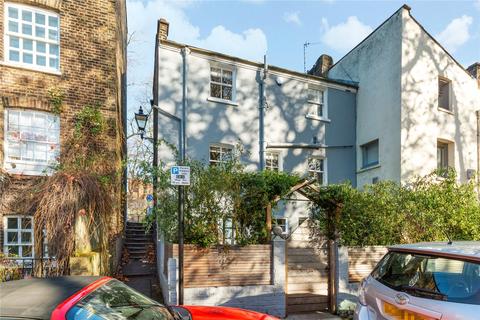 3 bedroom semi-detached house to rent, Pond Square, N6