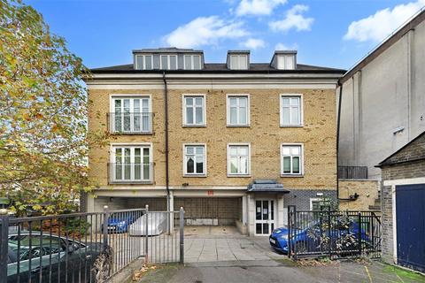 1 bedroom apartment to rent, George Lane, London, E18