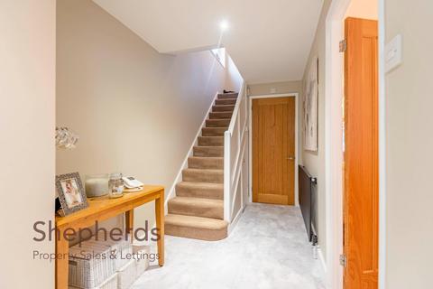 5 Langley Green, Nazeing, Waltham Abbey, EN9 2JJ